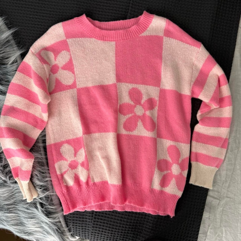 Pink Flower Checkered Sweater - Picture 6 of 6